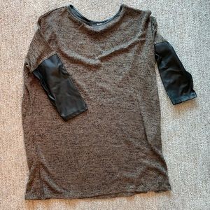 3 Qtr Length Sleeve Top, Leather Sleeves, Sz Sm